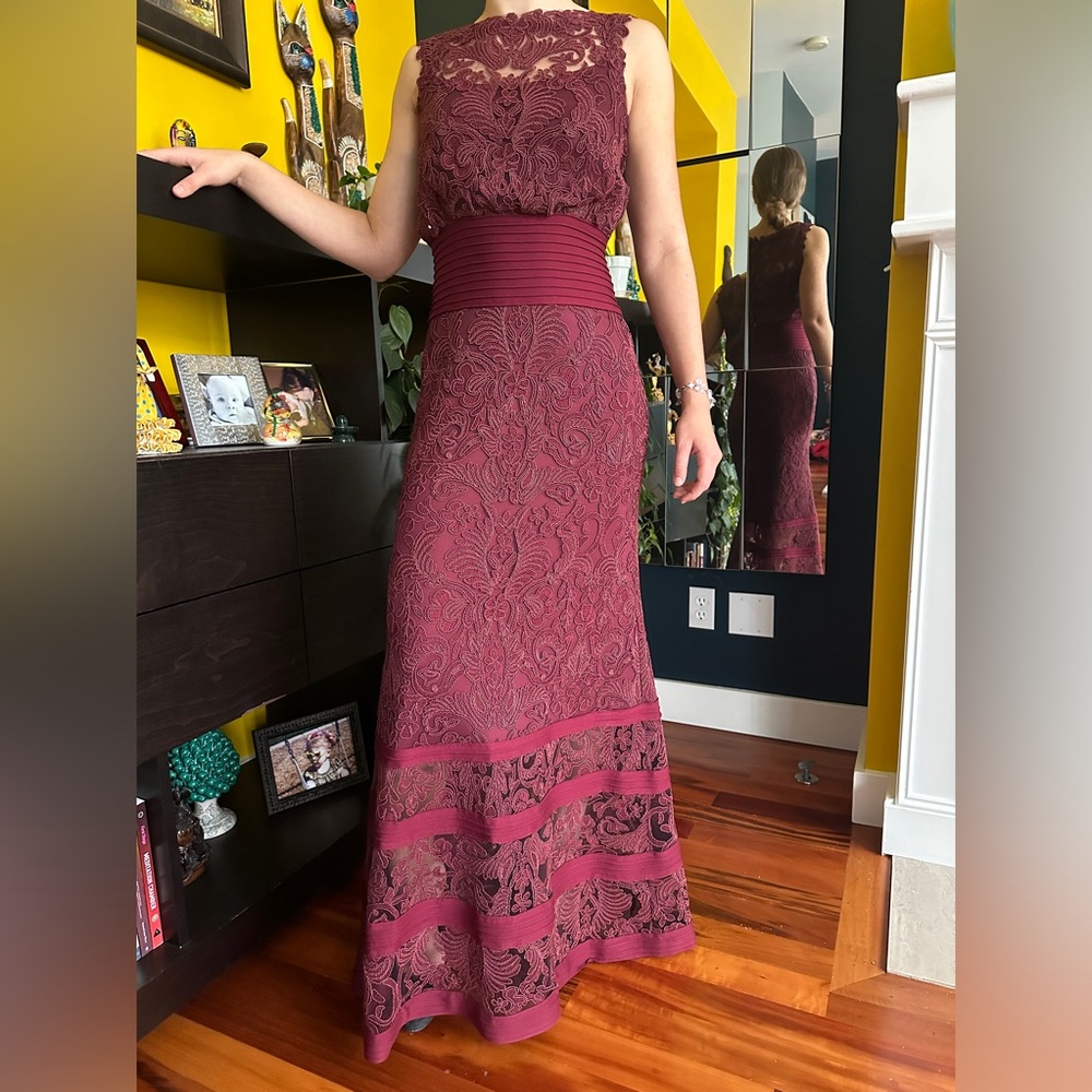 TADASHI SHOJI Evening gown XS